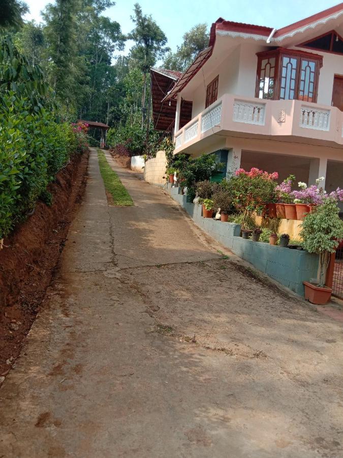 Shivalaya Homestay, Madikeri Siddāpur Esterno foto